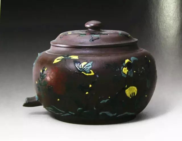 清 宜兴窑珐琅彩花卉壶